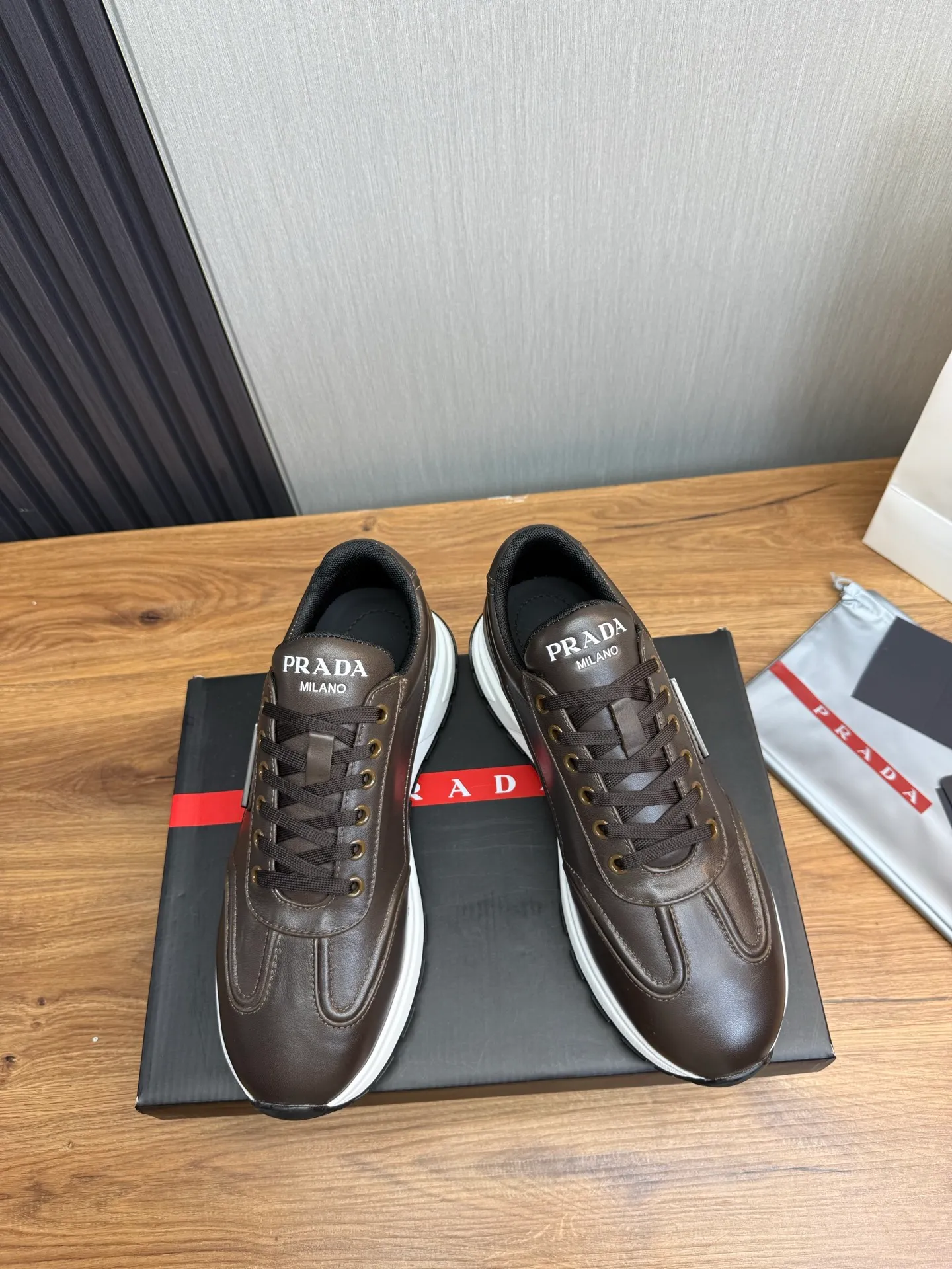 Factory price 640💰 [PRADA] Popular items in men's shoe counters, synchronized with the official website, 1 high-quality shipment ✔️Original cowhide + cowhide lining, 1🆚1 replica, original sole, 38-45 (45 customized, non-refundable)